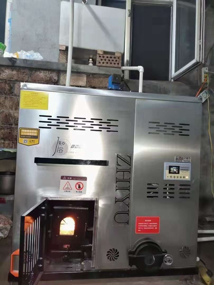 当然,生物质颗粒采暖炉还具有: 封闭性好,经久耐用,适用场景多,供暖
