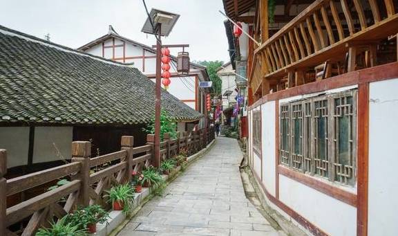 原创贵阳乌当藏着个国家级少数民族特色村寨,还是名副其实的天然氧吧