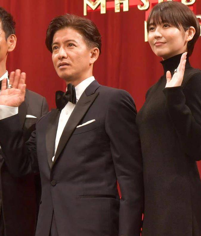 木村站在拥有模特身高的长泽雅美和长腿大叔泽村一树中间突然矮了一