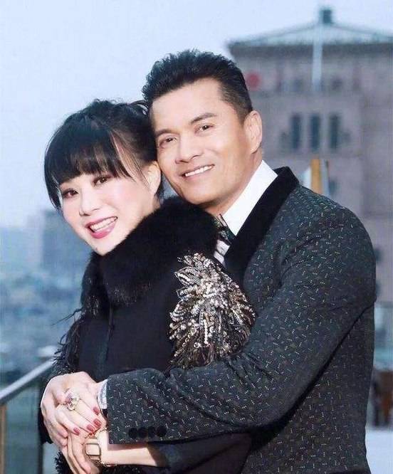 吕良伟三婚娶内地富婆,还有郑少秋,屠洪刚,侯勇,王刚都是三婚!