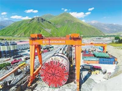 郑州要闻——郑州制造全球最大直径全断面硬岩掘进机在格鲁吉亚开始