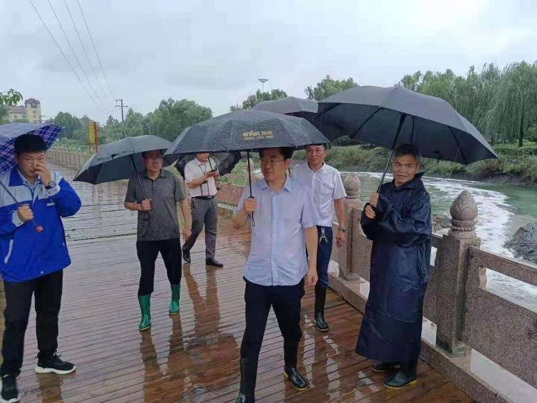 虞城:暴雨中,他们坚守在防汛一线