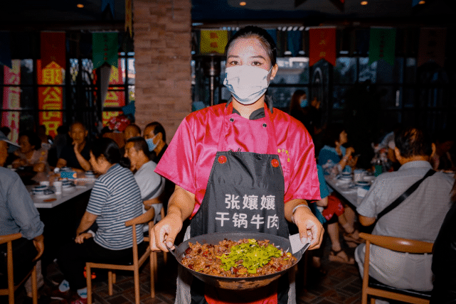 张娘娘干锅牛肉开业庆典活动在百富琪商业广场隆重举办