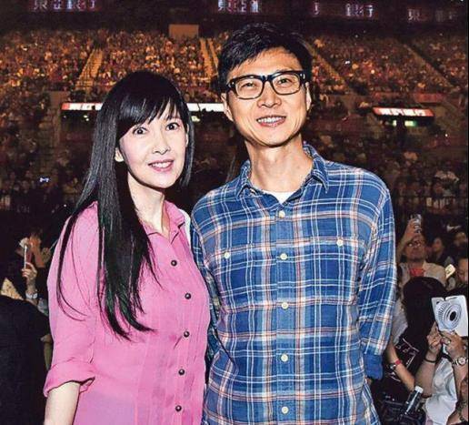 原创玉女掌门人周慧敏的惨淡豪门路比甘薇还要精彩