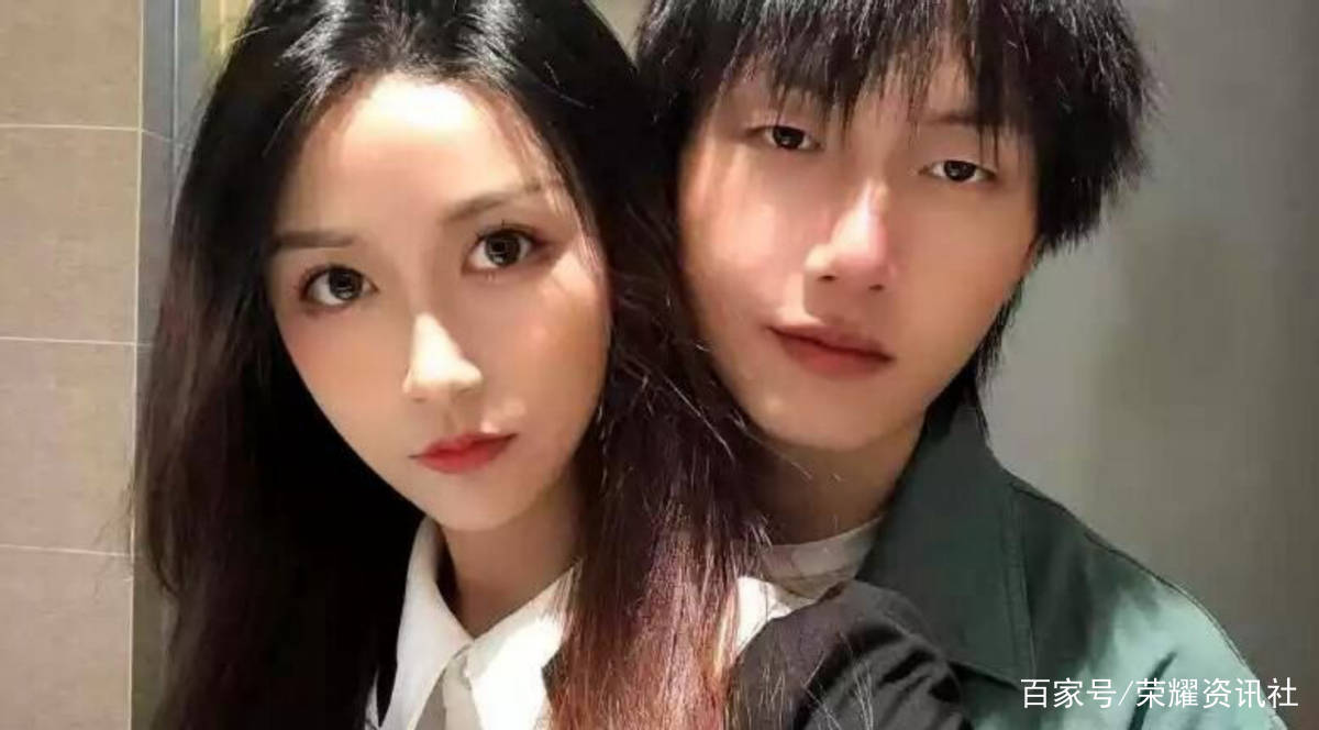 fly和女友兰兰合照曝光,看到兰兰的身材,网友:绝配!