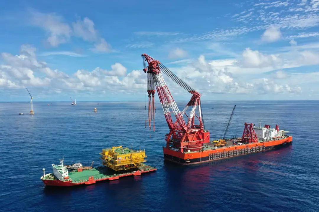 海上风电场景当最大起重船遇到最大升压站