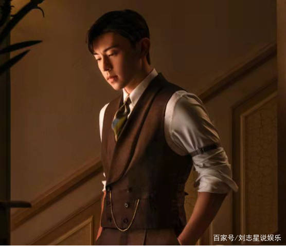 邓伦《夜旅人》路透,颜值不输当年,能否凭此剧重回人气巅峰