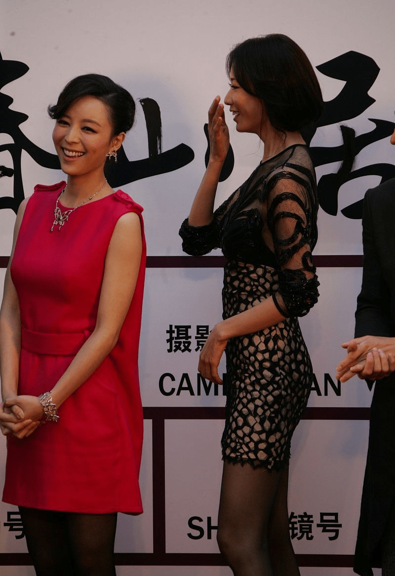 原创林志玲身材也没那么完美,和张静初同框有差别,身材好不如穿得好