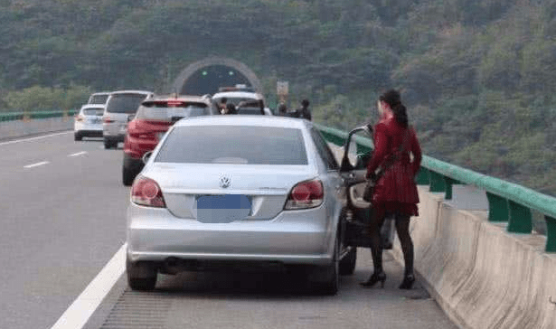 高速跑遇到尿急怎么办?