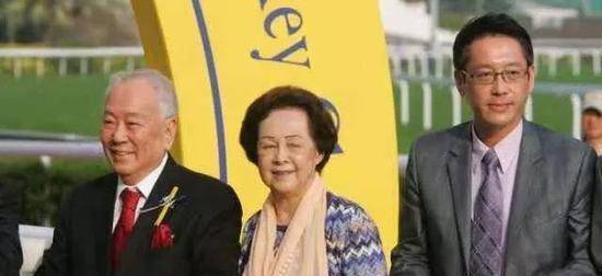 原创许晋亨母亲在香港去世,得享高寿103岁,当年曾不同意李嘉欣入门