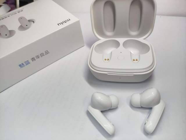 青年良品回归杀疯了,魅蓝blus主动降噪耳机,专虐同价位