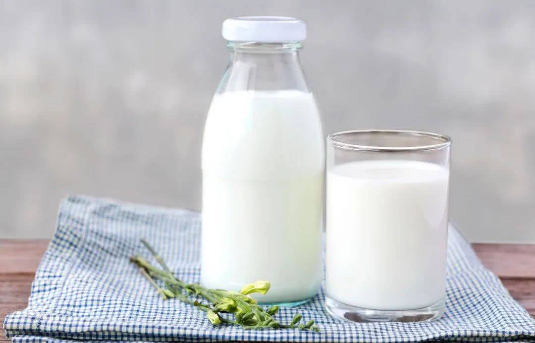原创脱脂奶,鲜牛奶,高钙奶,舒化奶,有机奶,哪种牛奶性价比最高?
