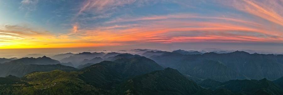 黄冈山日出