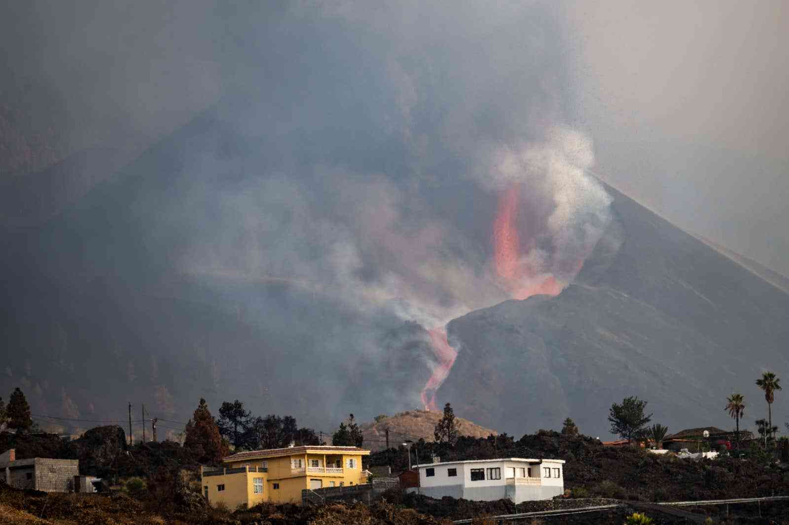 原创西班牙拉帕尔马火山在喷发近三周后,或将进入更猛烈的新状态