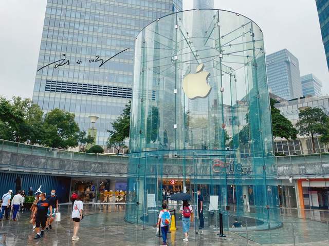 原创上海"最美"苹果直营店,刚开始有个设计缺陷,幸好现在已弥补