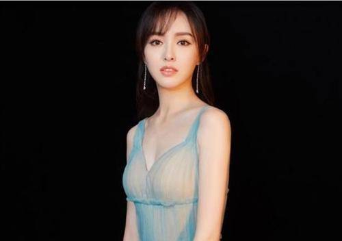 杨幂与唐嫣之间发生了什么,从昔日好闺蜜,发展到形同