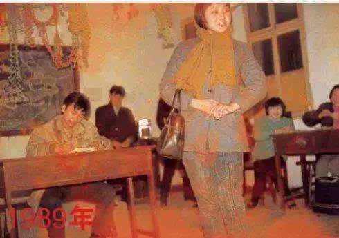 闫妮的霸气情史,离婚17年交往三任小男友,仍与前夫如亲人一般
