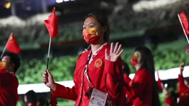 中国队口罩我想要同款,美国队服暗藏黑科技,汤加抹油肌肉男吸睛!