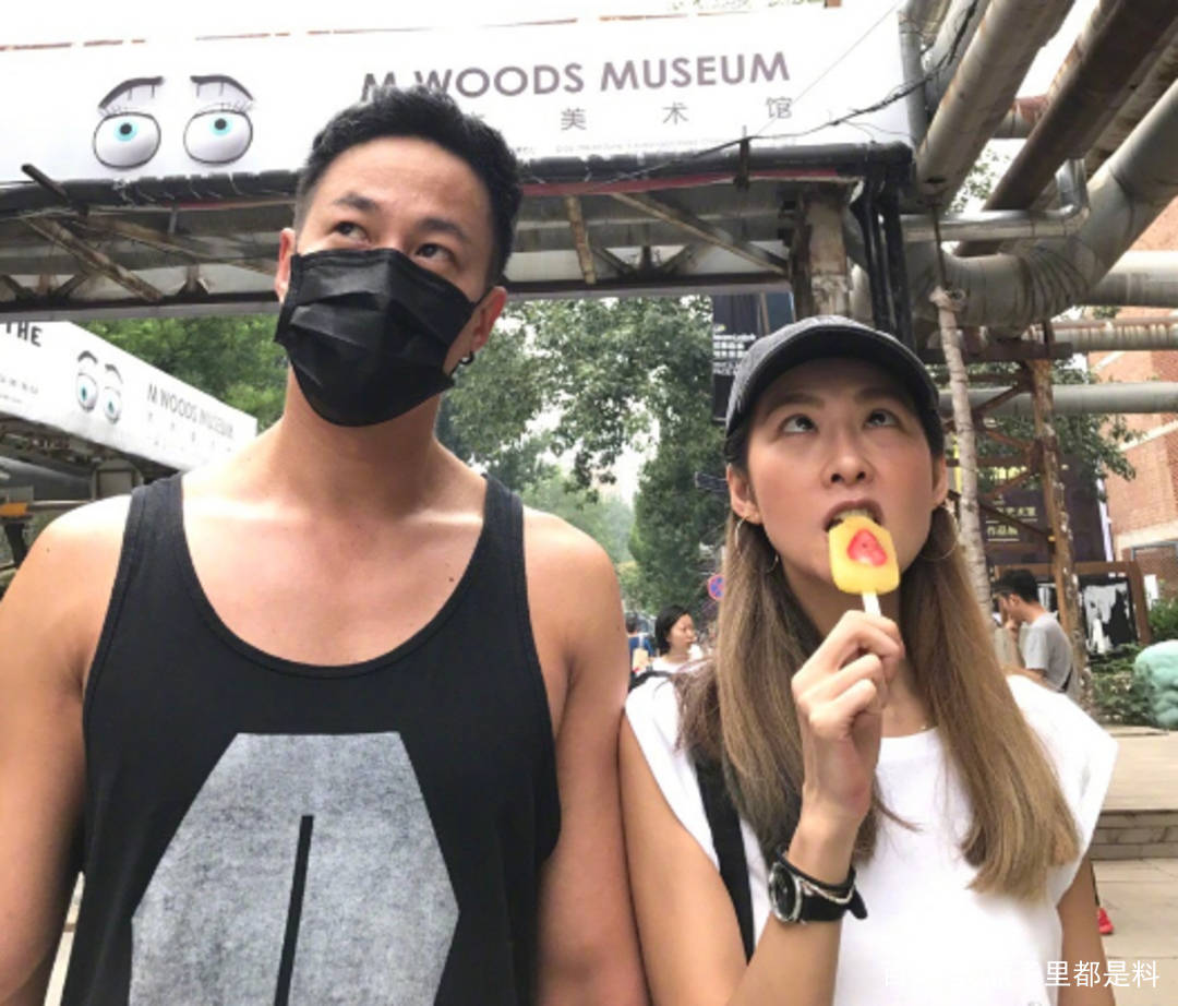 前几天,何太太林姵希在个人某社交平台上,幸福地晒出与老公何润东的