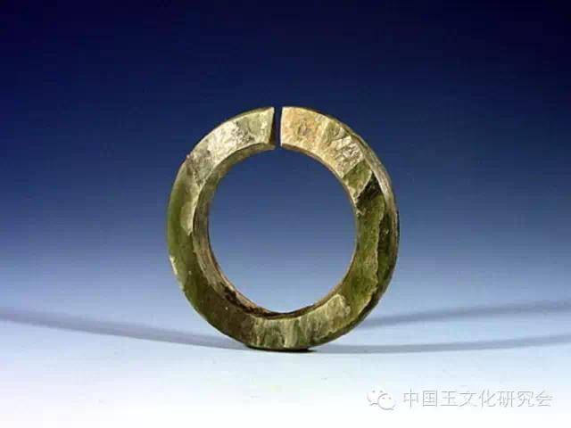 台湾卑南文化出土玉器赏