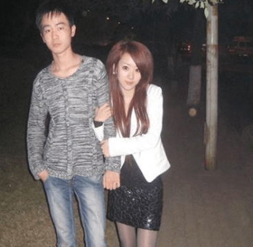 qq头像,手机壁纸,如果你不设置她,就好像很落伍一样.