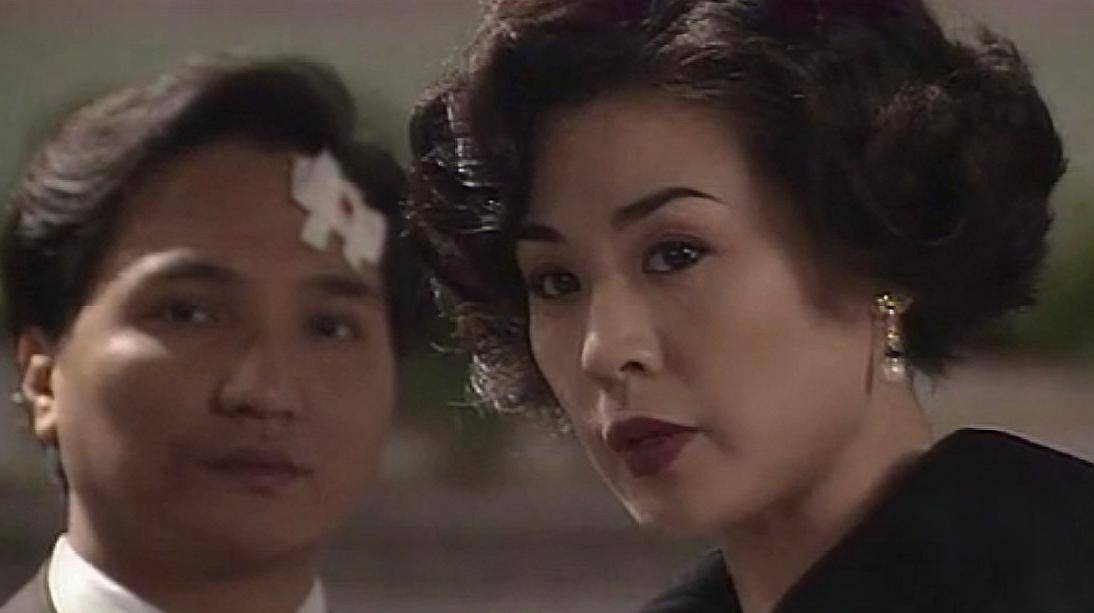 1996年,丛珊带着孩子嫁给了导演萧锋.