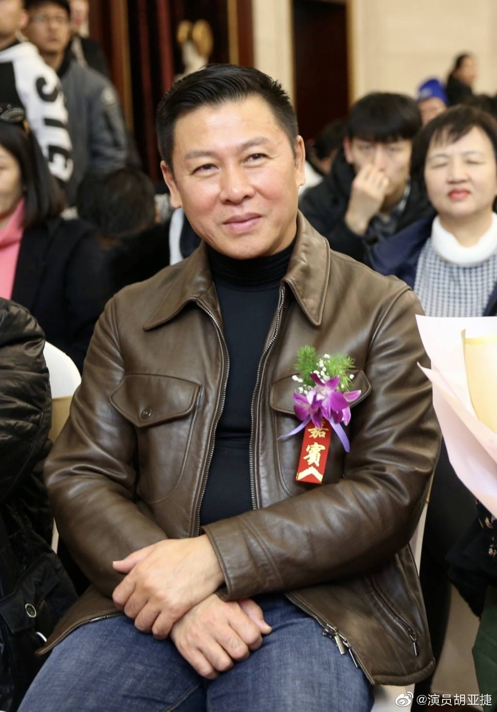 他成名于《便衣警察》,饰演过江姐丈夫彭咏梧,与同班