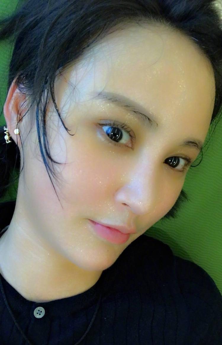 原创张歆艺颜值回春像换头所有光鲜的背后都是苦行僧般的自律