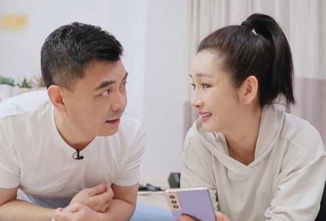 王新军:赚的钱都交给老婆,把年迈的母亲接到身边照顾才放心?