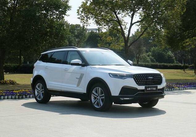 众泰t 700是一款suv汽车,且定位于中大型suv,车厢内饰方面有了极高的