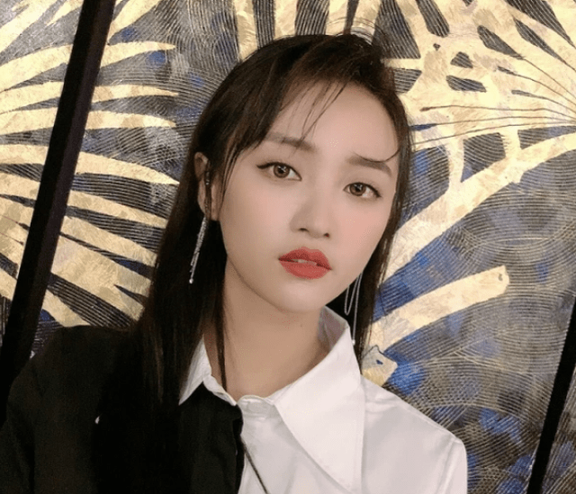 snh48直播那些事:周诗雨直播时痛哭,刘丽千直播时吐血_相关