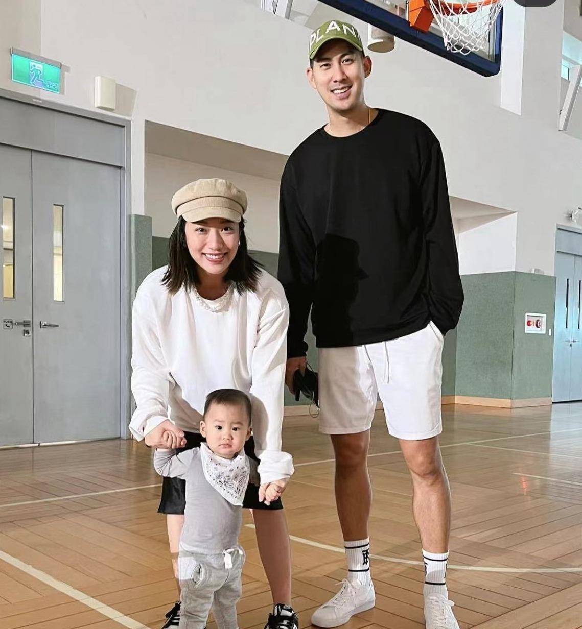 高以翔好友毛加恩二胎女儿6个月早产仅生存5天,夫妻抱娃亲_罗雯怀