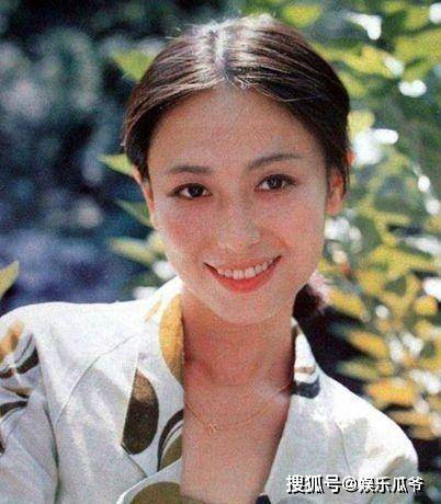 原创她曾红极一时离婚后带女儿低调改嫁今56岁成豪门太太