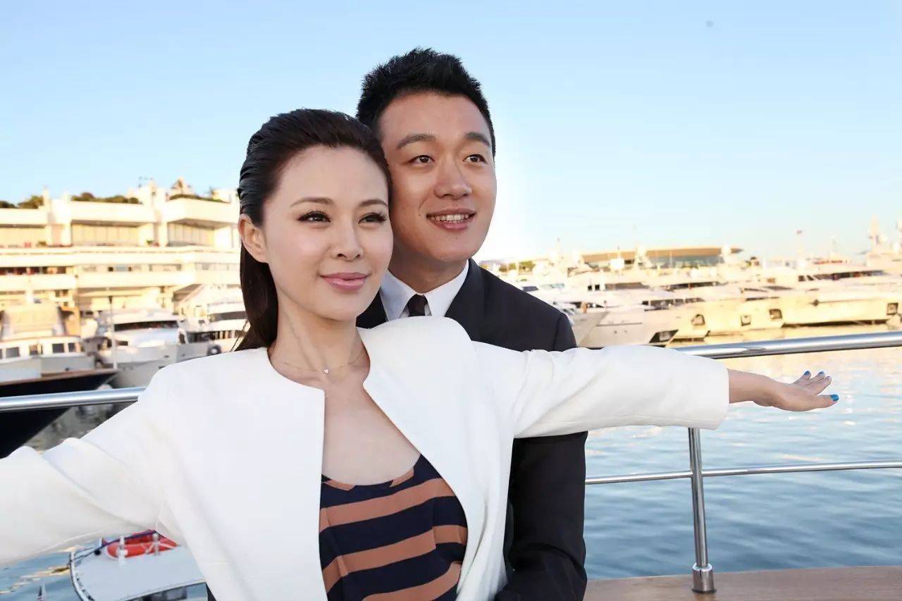 后来,佟大为和关悦又生下了一儿一女,这回佟大为说什么也要请保姆了