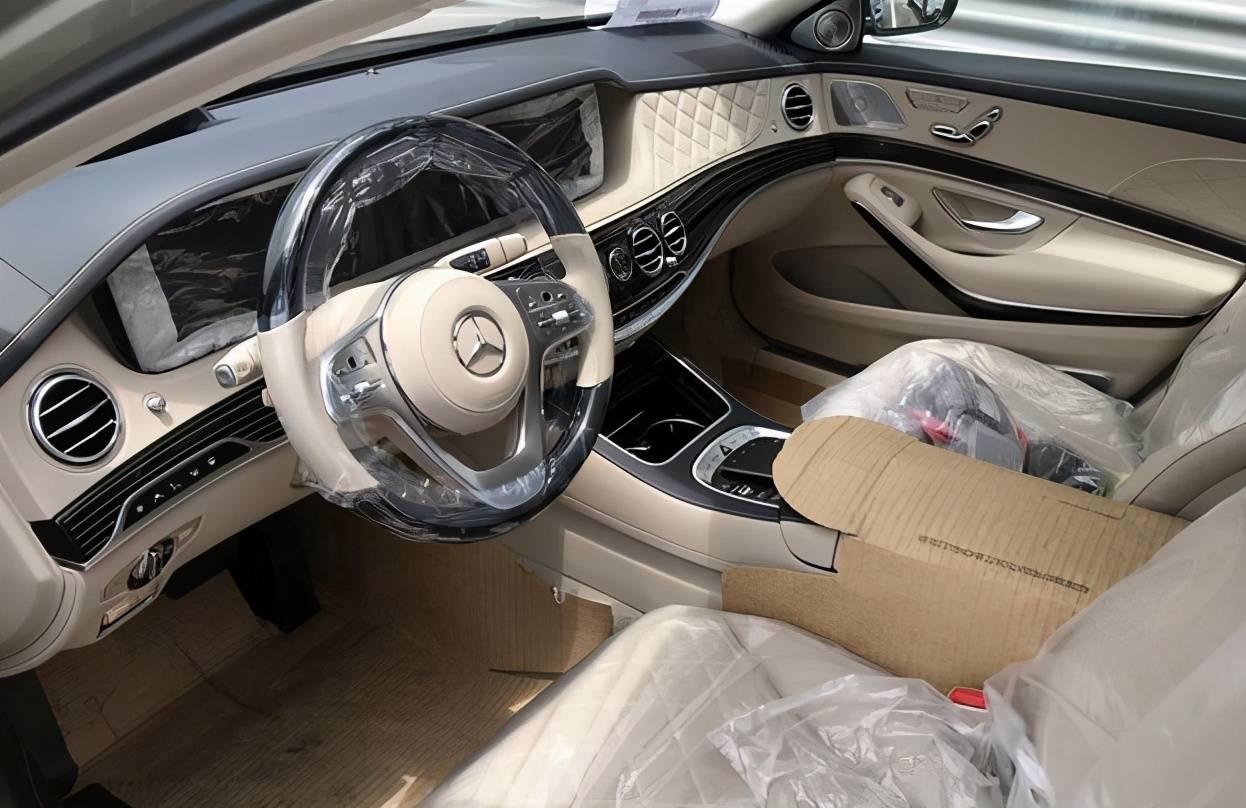 2021款迈巴赫s600亮相北京车展车友完美的艺术品