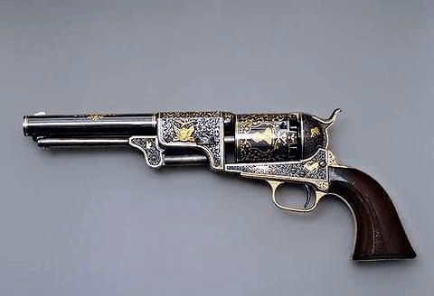 柯尔特龙骑兵豪华版转轮手枪燧发转轮手枪,由叫做hans stopler的德国