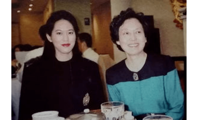 《南京大屠杀》张纯如:被日本右翼恐吓,36岁去世,国人