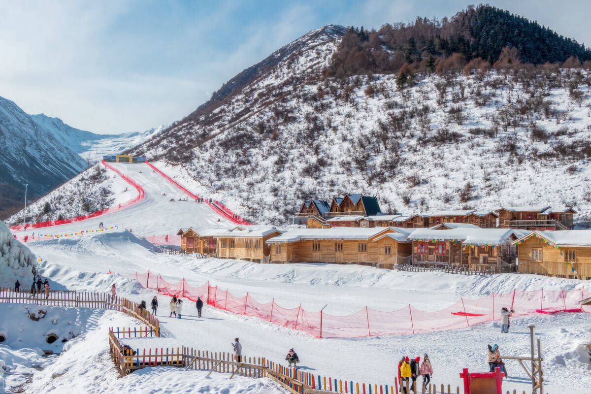 宠物旅游托运拥有西部最大的滑雪场鹧鸪山自然公园