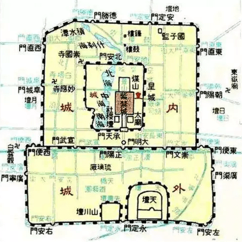 紫禁城中轴线向北延伸至钟鼓楼,从而构成了北京城的中轴线.