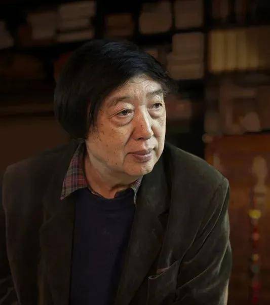 获奖作品《木佛》作者简介冯骥才,男,曾任中国小说学会会长,中国文联