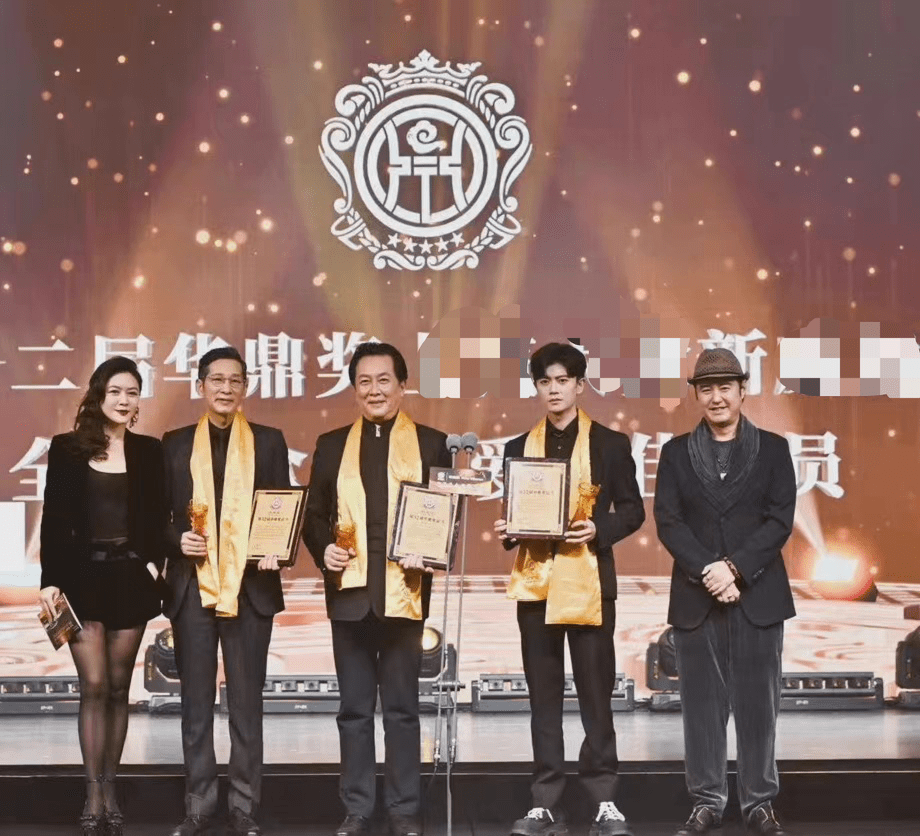 原创32届华鼎奖觉醒年代夺第一任嘉伦获肯定王劲松实至名归