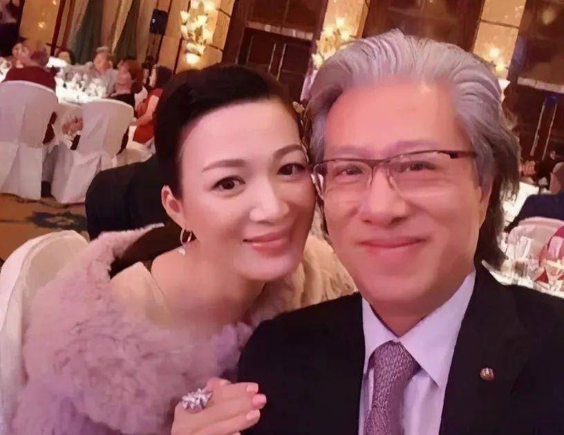 李文辉和前妻曾生下了四个女儿,在之前的采访中他也透露过想要一个