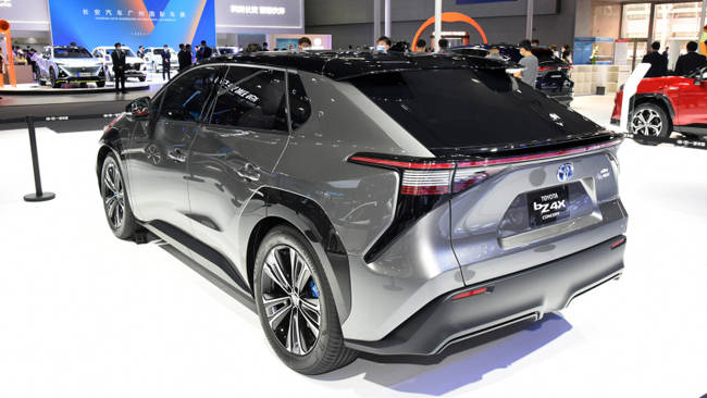 近日从一汽丰田官方获悉,旗下首款纯电动中型suv——bz4x将于2022年