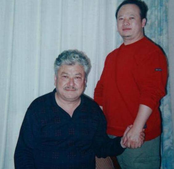同居期间陈家林曾向李建群求婚,但李建群说真爱不需要表白.