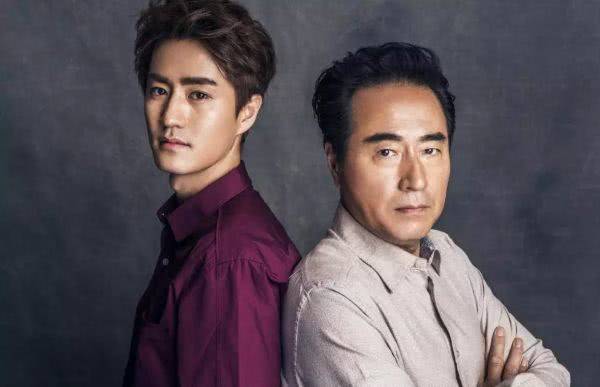 13:37杨玏,邓家佳《上有老下有小》开机,看他们家如何读那本难念的经