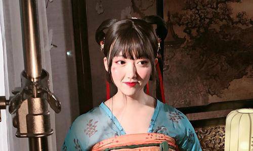 女装大佬阿纯为何在"清朗行动"逃脱一劫?_审美_少女