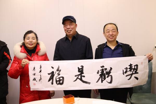 (视频由张广福提供)1月22日,河北衡水童心演艺团在桃城区何庄乡赵