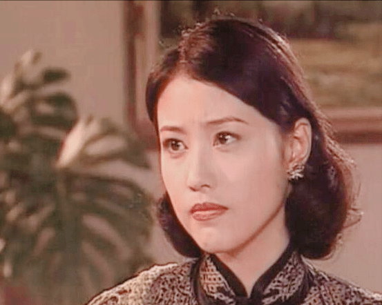 在电视剧《今生今世》里面,女一号是周海媚.