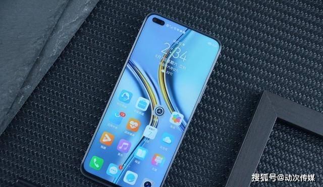 而荣耀断更的note系列又回到了大众的视野,根据曝光的消息,荣耀note20