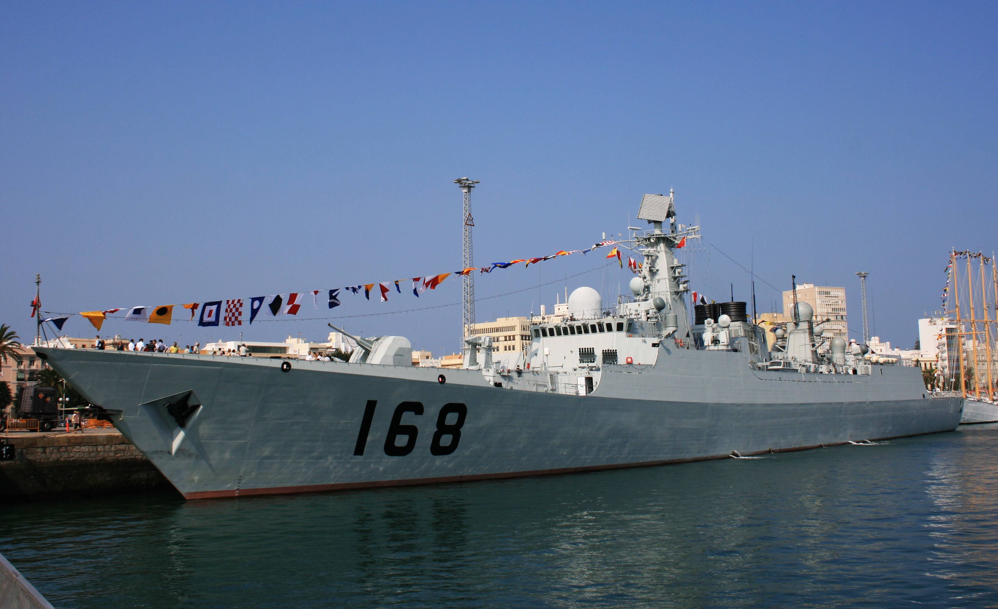 052b首舰广州舰90年代可以说是中国海军迎来黎明前最后的黑暗:国产第